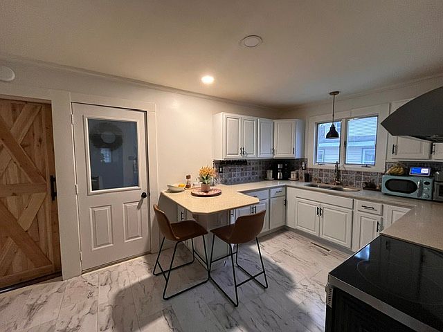 Kitchen (dishwasher included)