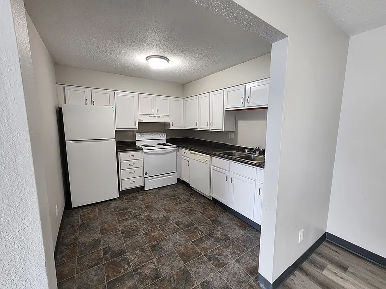 59 E Clark St #12 — Photo 5