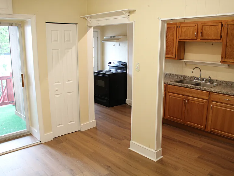 2817 Sunset Dr — Photo 1