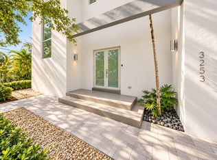 3253 McDonald St, Miami, FL 33133