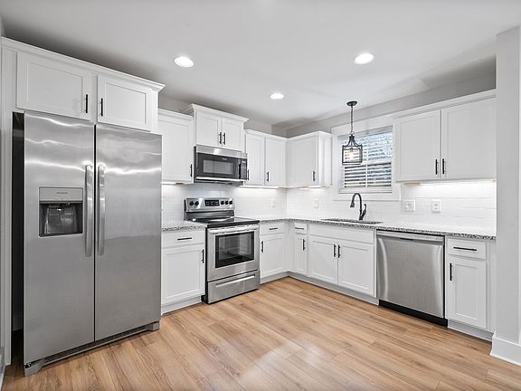 2nd image of 205 Maple St