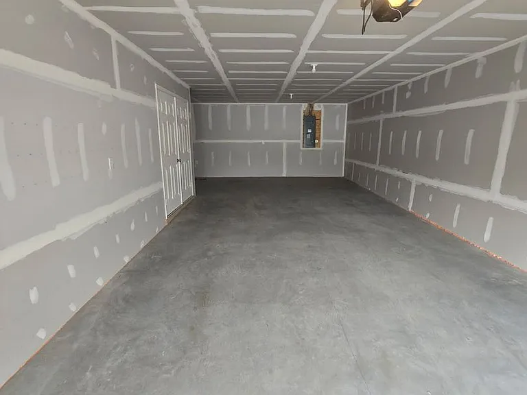 6 Meredith Way — Photo 27