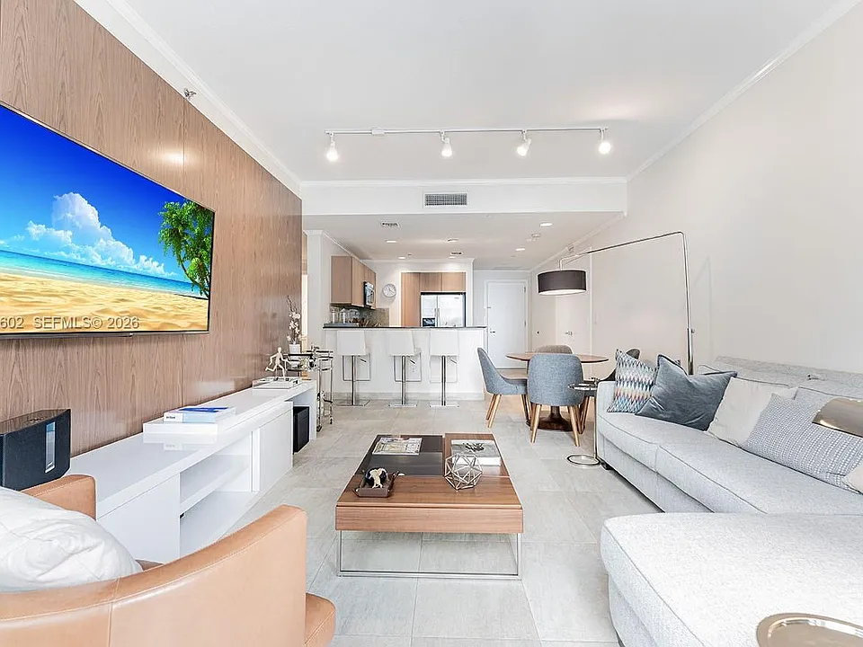 1060 Brickell Ave #1507