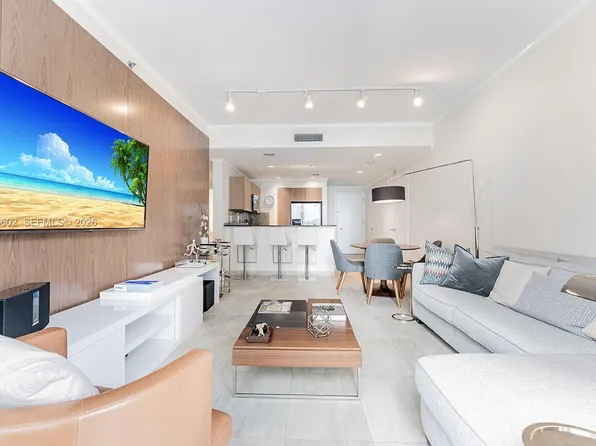 1060 Brickell Ave APT 1507, Miami, FL 33131