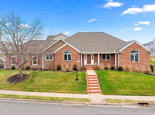 5216 N Ashford Dr, Peoria, IL 61615