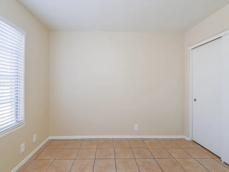6417 N 81st Dr — Photo 12