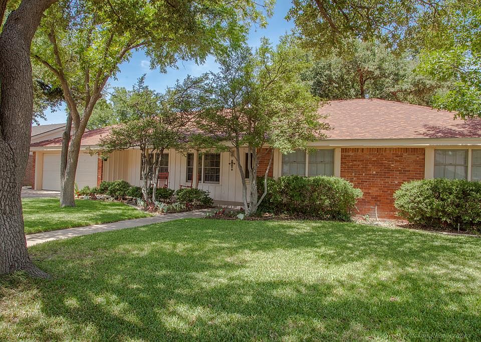 1st image of 2610 Camarie Ave