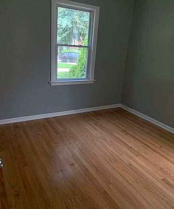 5th image of 1361 Wentworth Ave