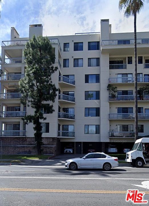 2nd image of 4460 Wilshire Blvd APT 408