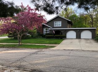 1280 Harwich Ct, Rocky River, OH 44116