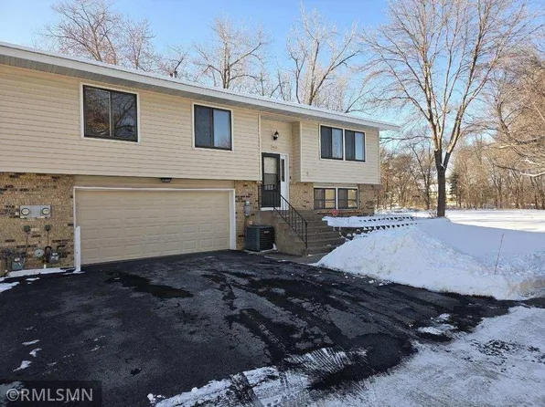 410 98th Ave NE, Blaine, MN 55434