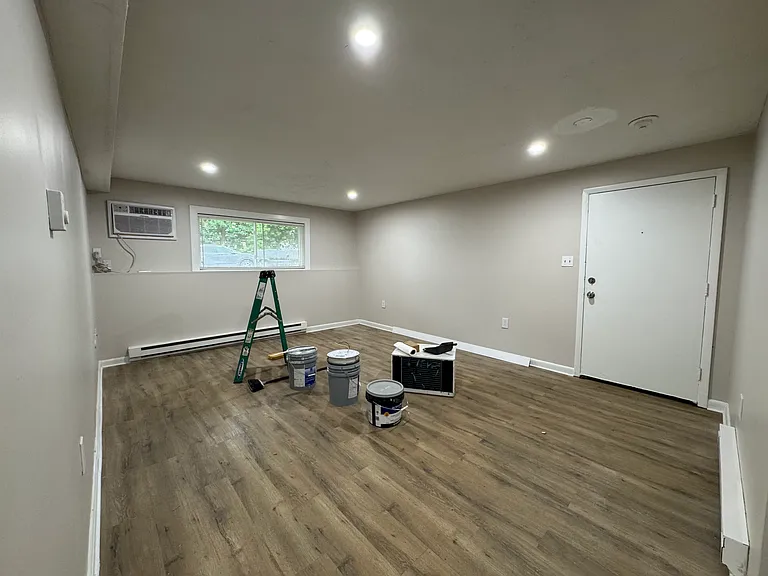 328 Greenwood St #B-4 — Photo 1