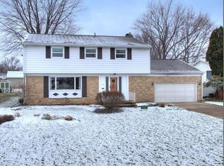 162 Rainbow Dr, Amherst, OH