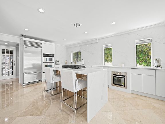 5th image of 2411 Desota Drive