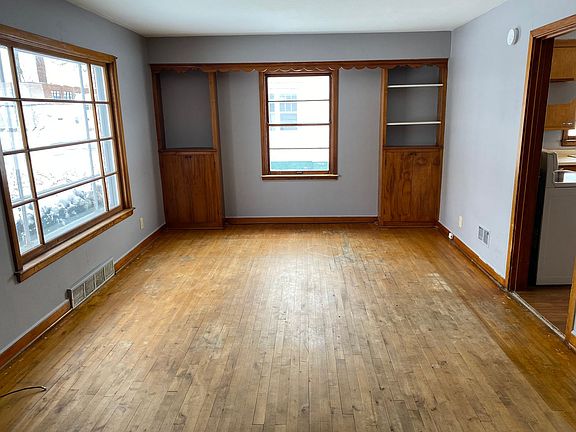 5th image of 1028 S 10th Ave