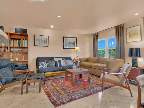200 Diplomat Pkwy APT 336, Hallandale Beach, FL 33009
