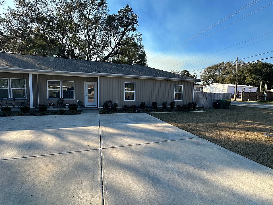 1st image of 688 Anderson Dr