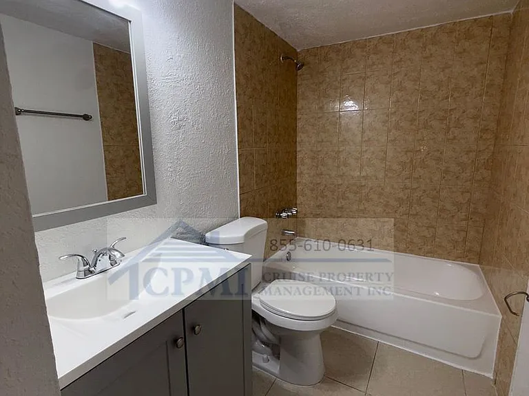 Riverside Manor/N'ice Apartments - 889 Riverside Drive, Ft. Lauderdale, FL 33312 — Photo 41