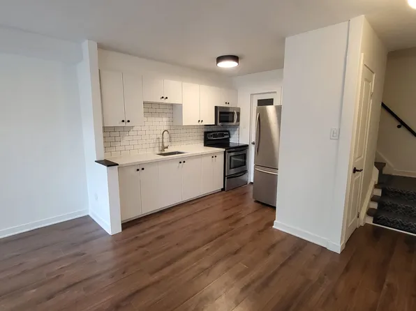 965 Eglinton Ave W #2, Toronto, ON M6C 2C4