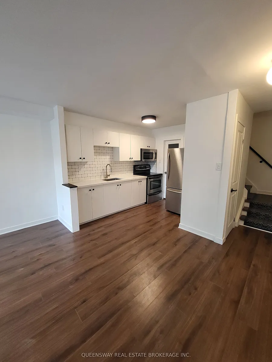Building Photo - 965 Eglinton Ave W #2