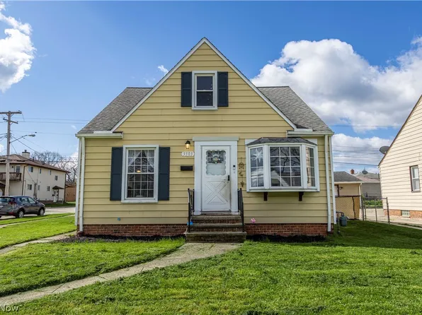 3303 Liggett Dr, Parma, OH 44134