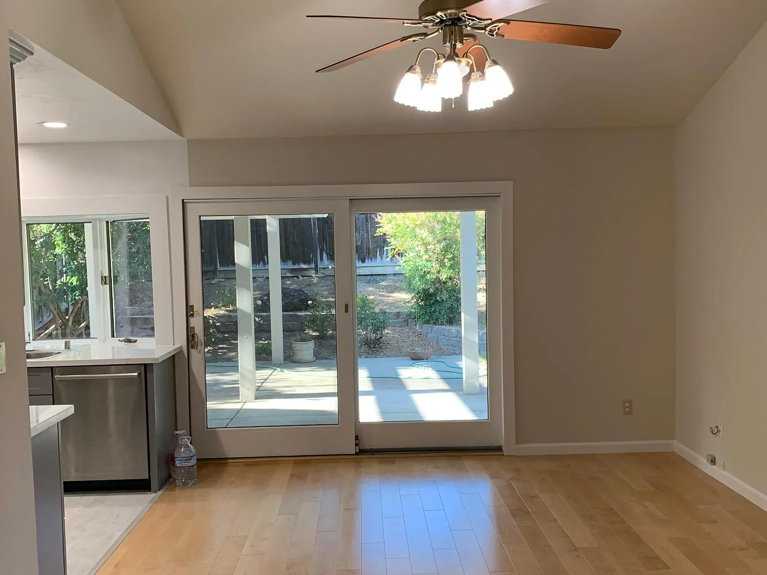 3 bed, 1522 sqft, $4,250 — Photo 3