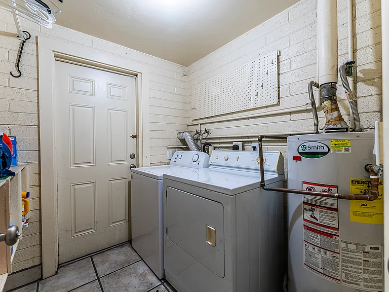 535 S Temple St #3 — Photo 12