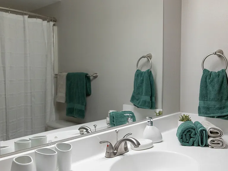 Wellington Apartments — Photo 35