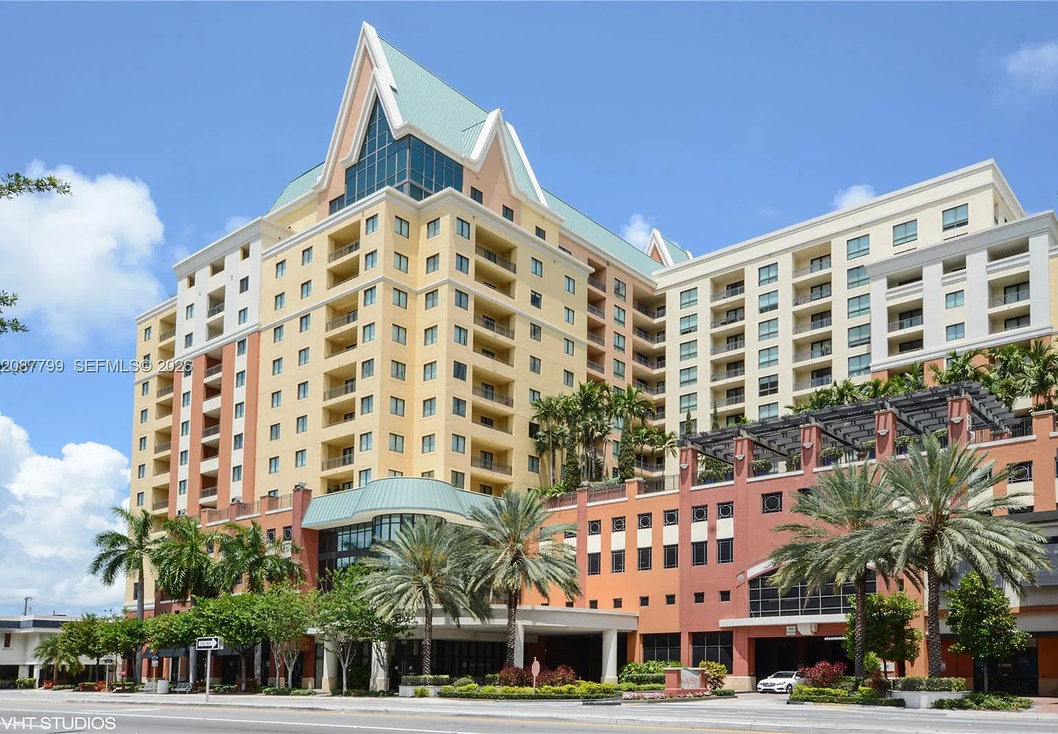 Waverly At Las Olas Condo — Photo 1