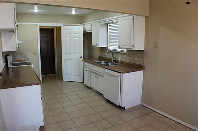 Nice open & updated kitchen