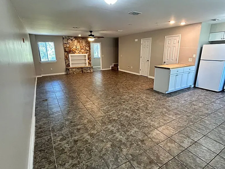147 Cheri Ln — Photo 2