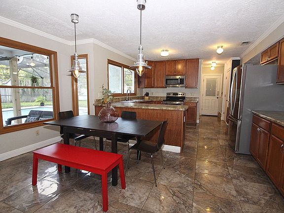 3rd image of 4204 Greenfern Dr