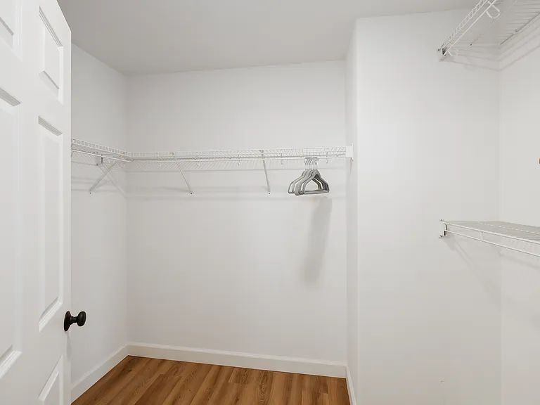 565 Alderbery Ln — Photo 17