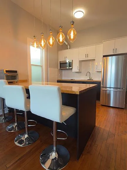 1154 Wyandotte St E #2 — Photo 1