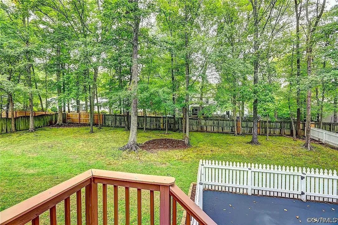 4 bed, 2.5 bath, 2483 sqft, $3,450 — Photo 2