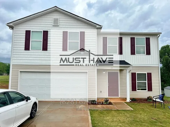 15 Harvest Ridge Dr, Hickory, NC 28601