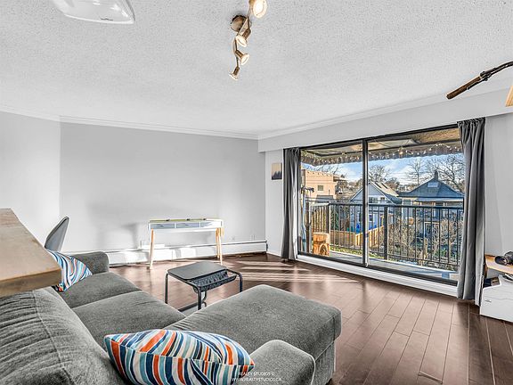 4th image of 2222 Cambridge St #306
