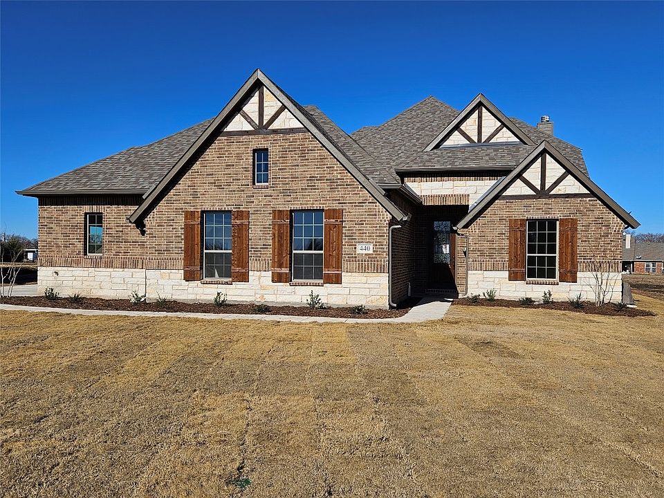 1st image of 440 Magnolia Ct