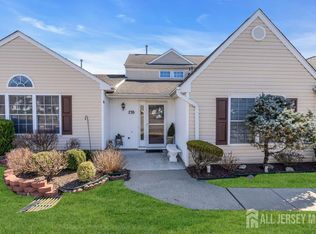 238 Nighthawk Dr, Monroe Township, NJ