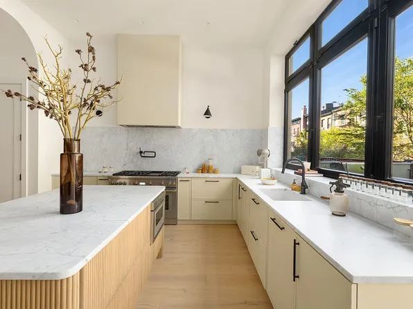 839 President St, Brooklyn, NY 11215