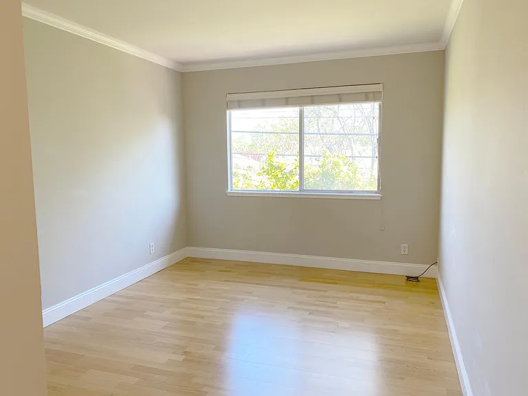 969 E Grant Pl — Photo 7