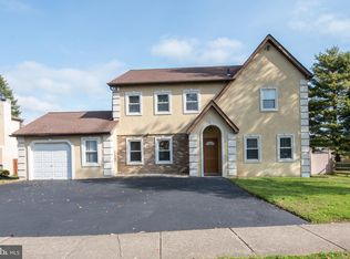 193 Pheasant Ln, Huntingdon Valley, PA 19006