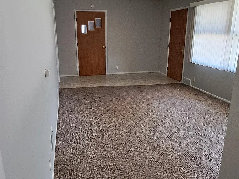 1214 S Saxby Ave — Photo 1