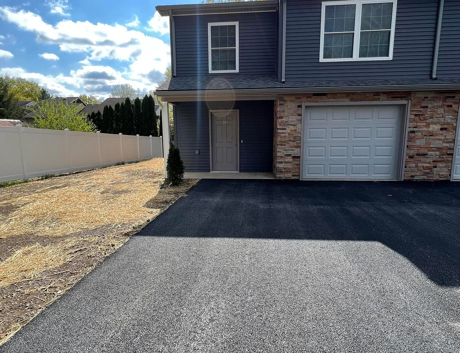 3 bed, 1500 sqft, $1,650 — Photo 1