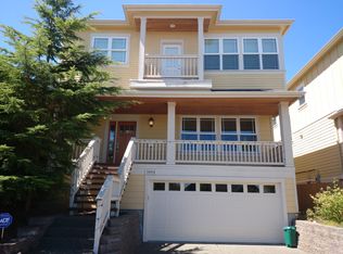 5943 32nd Ave SW, Seattle, WA 98126