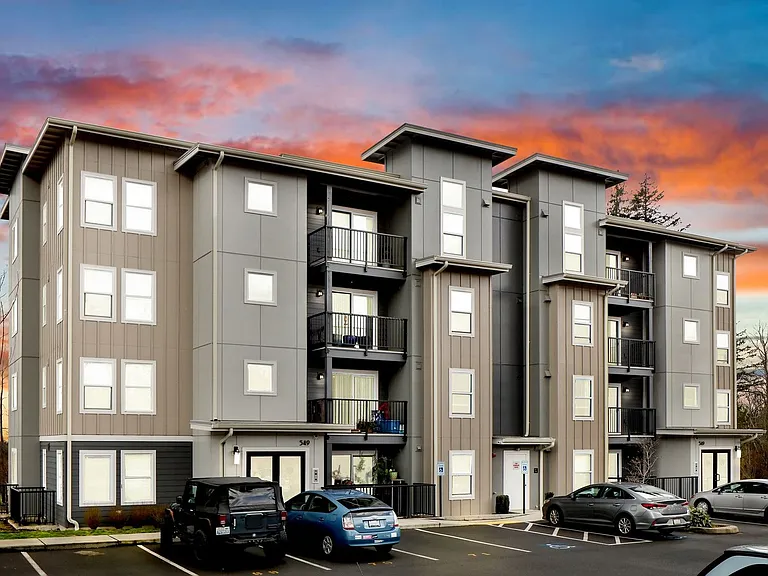 Tremezzo Apartments — Photo 86