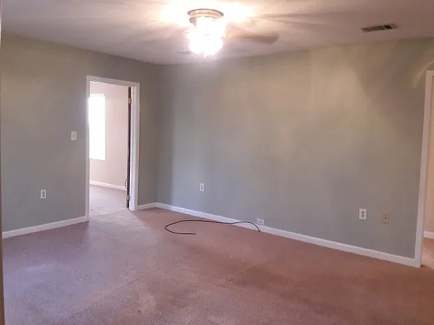 3 bed, 1250 sqft, $1,350 — Photo 3
