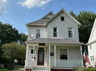 419 W Chestnut St, Canton, IL 61520
