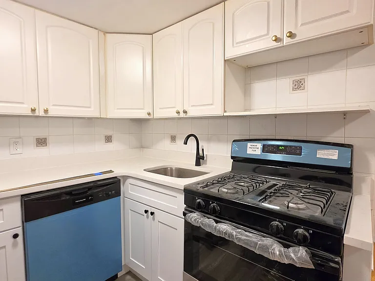 83-24 Talbot St #1F — Photo 1