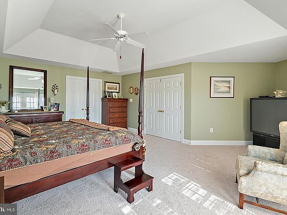 5th image of 1064 Cooley Dr